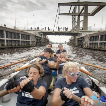 Damesteams sloeproeivereniging Hattem Roeit: toptijd en podiumplaats